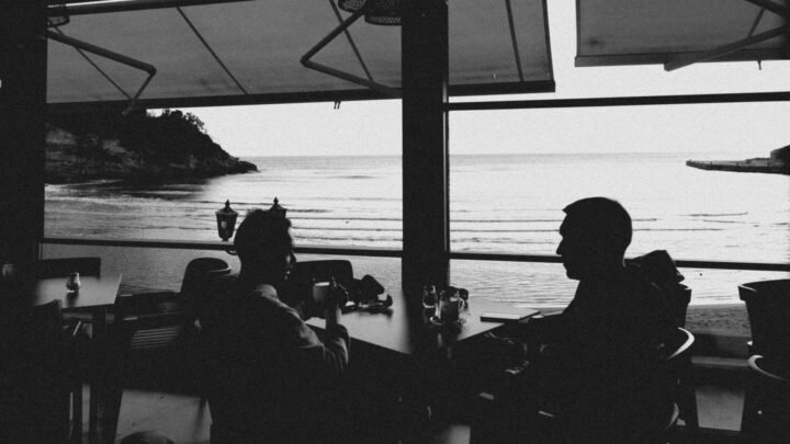 Adult Companionship in Canvey Island: A Respectful Guide to Dating, Conversation and Safe Booking