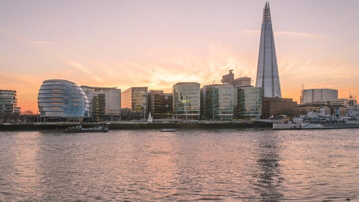 Unmasking Modern Romance: What People Get Wrong About Adult Dating in London