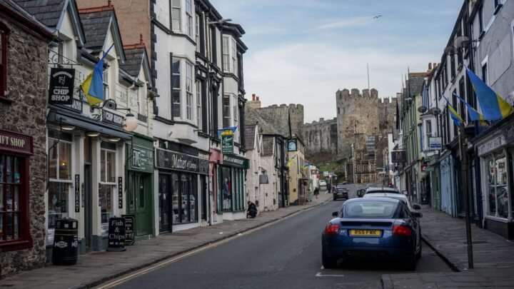 Adult Nightlife in Aberystwyth: A Respectful Guide to Evening Companionship