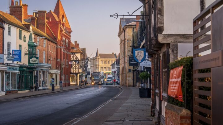 Adult Nightlife in Worcester: A Respectful Guide to Evening Plans and Private Booking