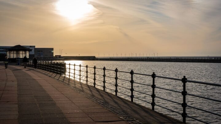 Ayr Escort Guide for Visitors: Planning, Privacy and Local Etiquette