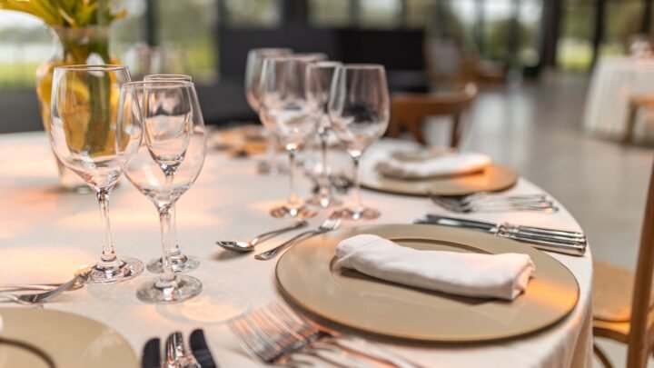 Bolton Dinner-and-Music Dates for Adults: How to Plan a Stylish Evening Around Conversation and Timing