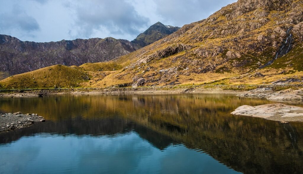 lake, reflection, mountains, snowdon, water, alpine, alps, scenery, rocks, calm, peaceful, nature, wales, united kingdom, sno