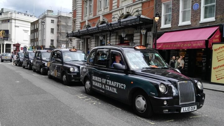 Navigating Modern Courtship in London: What First-Timers Need to Know