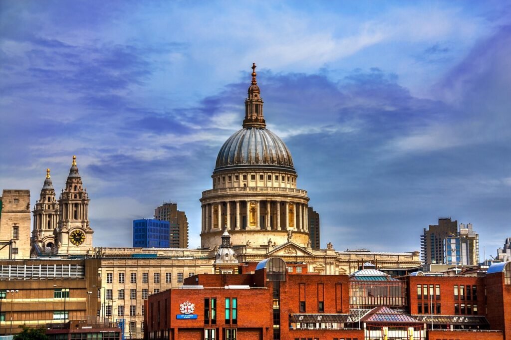 cathedral, london, england, united kingdom, church, uk, british, architecture, building, historical, tourism, sightseeing, en