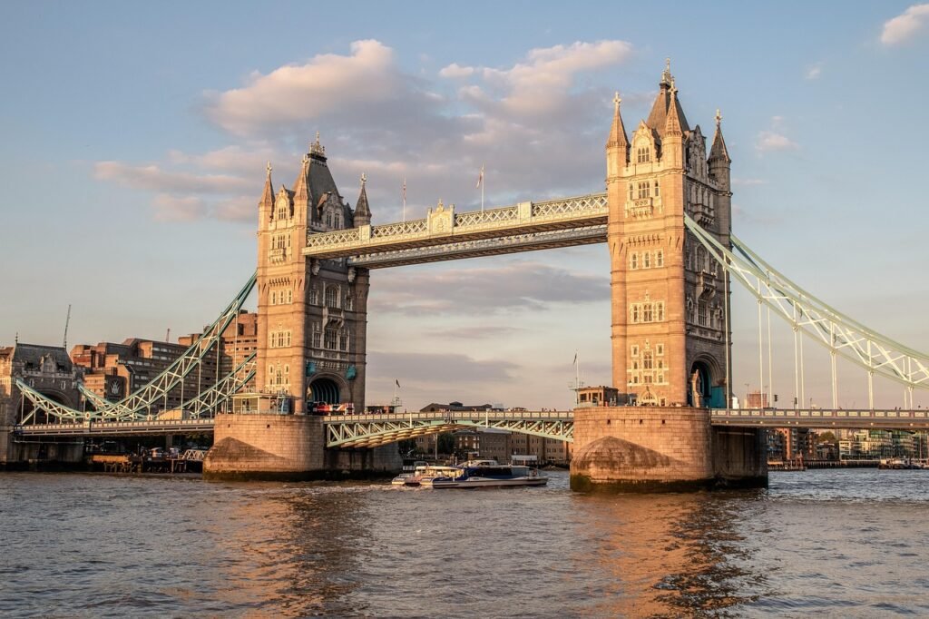 london, tower bridge, england, bridge, architecture, landmark, famous, united kingdom, river thames, capital city, tourism, a