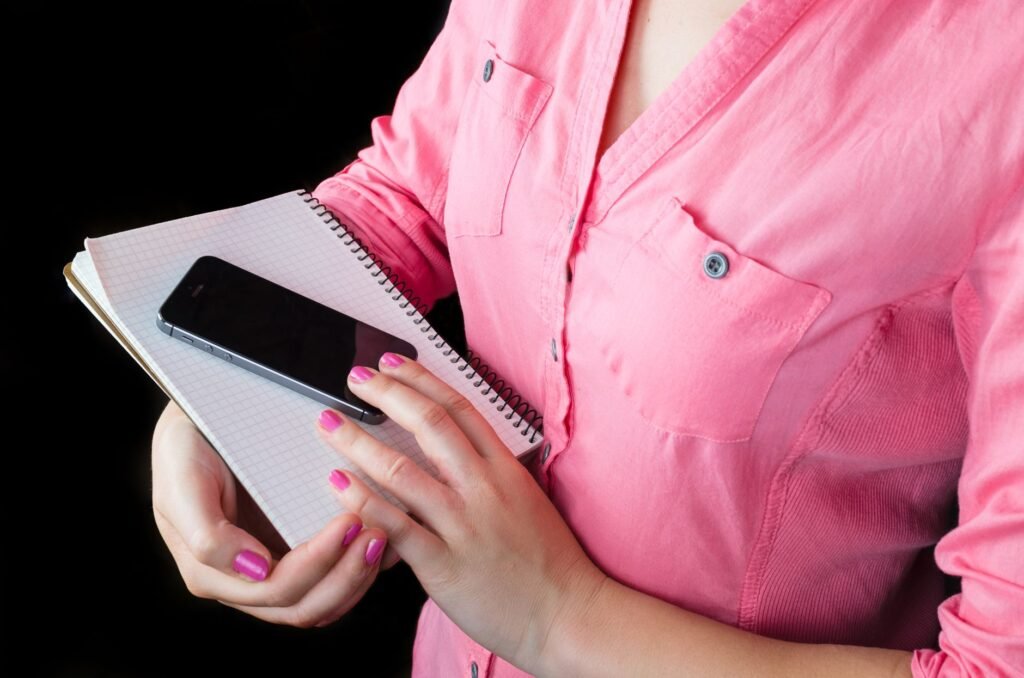 Person preparing a clear and polite booking message