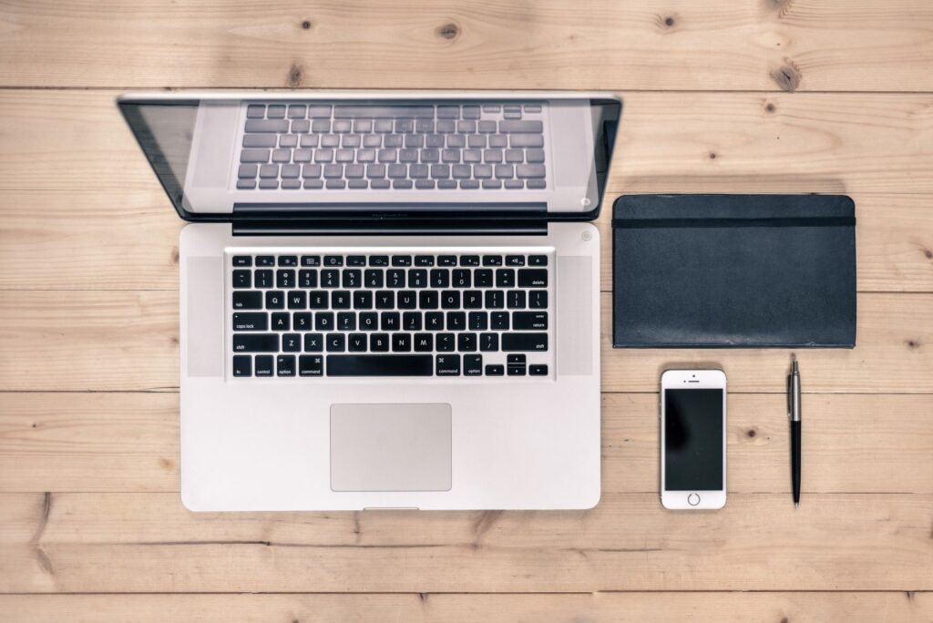 Smartphone and notebook used for clear booking communication