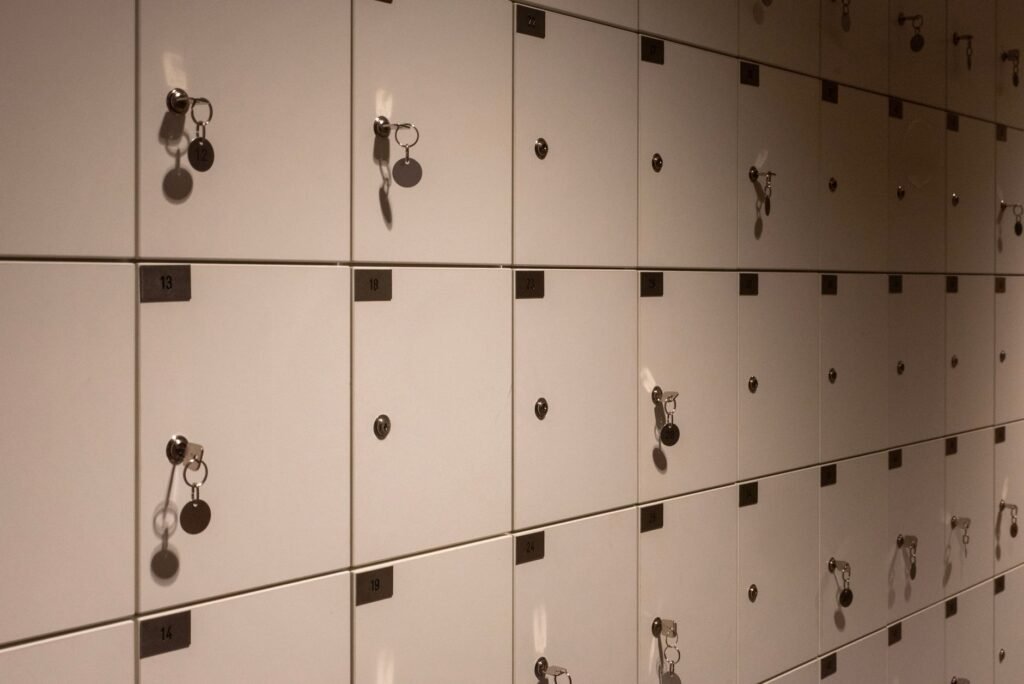 Phone and keys ready by a hallway for a planned appointment