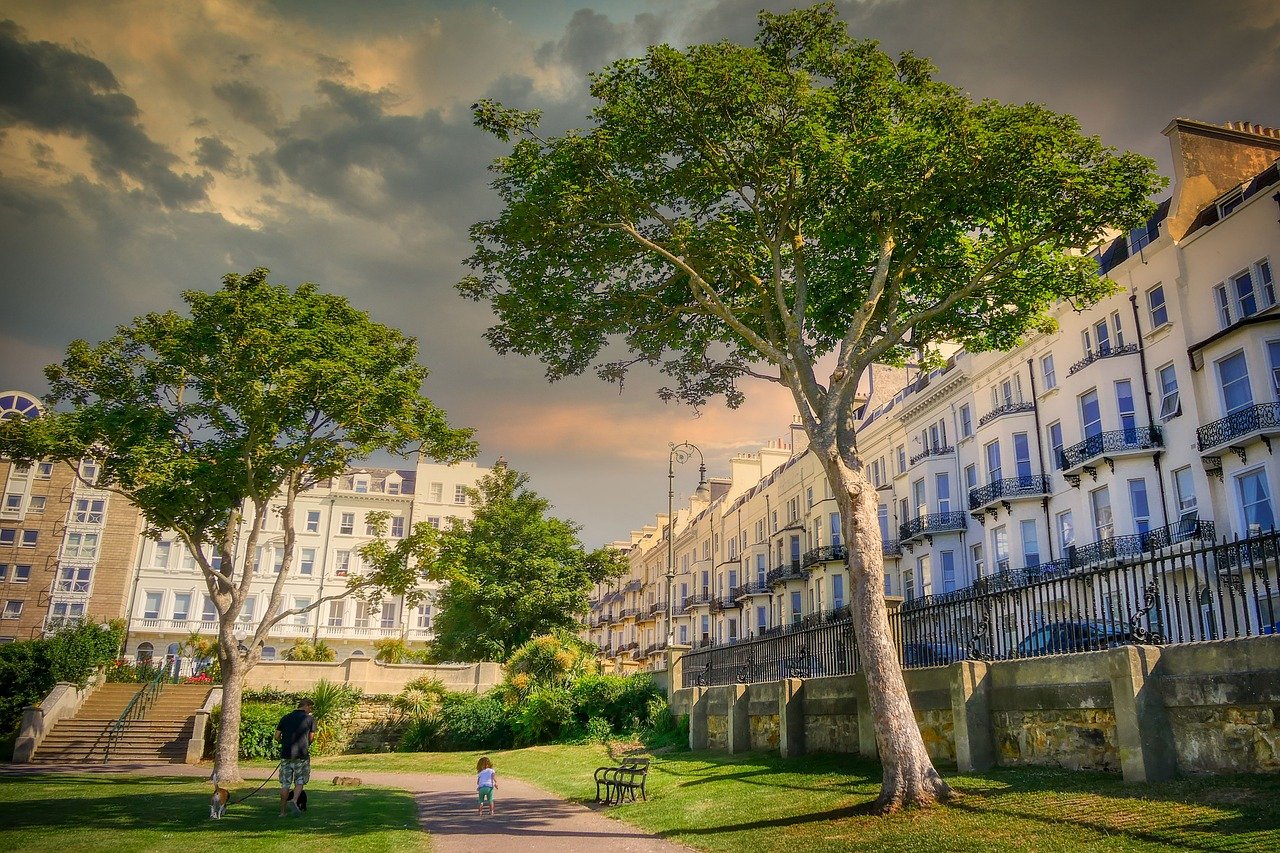 buildings, park, city, path, trees, bench, park bench, father, child, nature, play, apartments, outdoors, urban, hastings, en