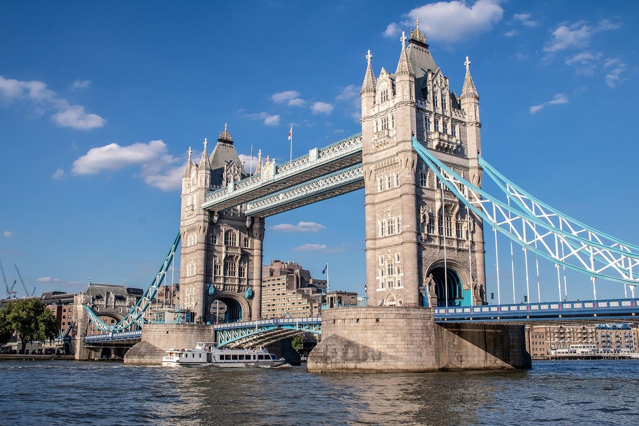 london, tower bridge, bridge, landmark, architecture, england, united kingdom, river thames, sightseeing, capital city, city,