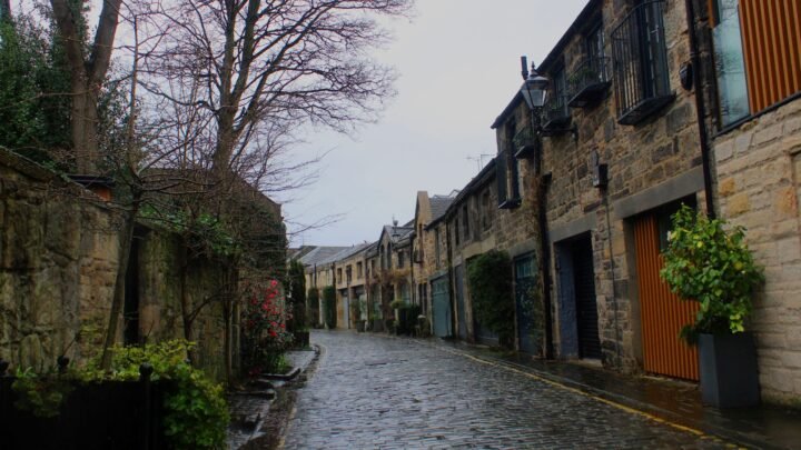 Navigating Adult Companionship in Dunfermline: Planning a Smoother Experience