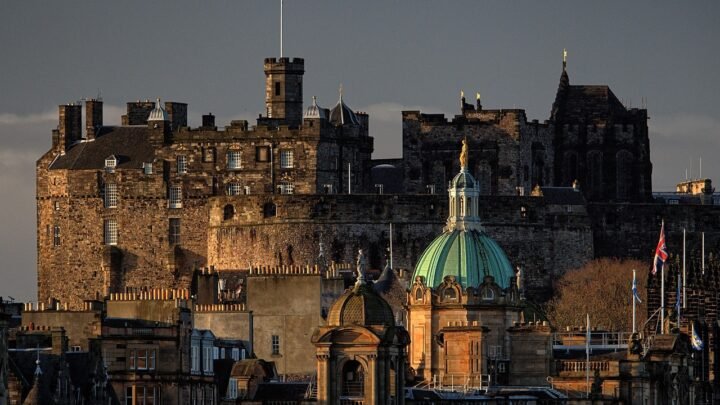 What to Compare Before Deciding on Girlfriends in Paisley: Finding Your True Match Locally