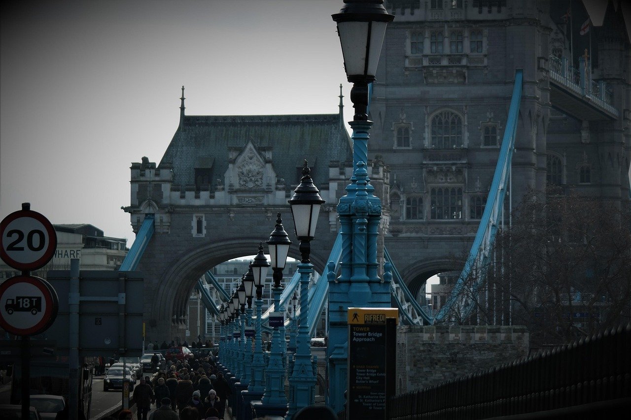 lanterns, tower bridge, sightseeing, london, landmark, united kingdom, bridge