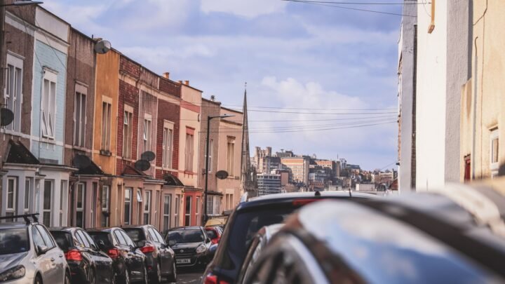 Navigating the Modern Scene for Hook Ups in Bristol: A Local Guide