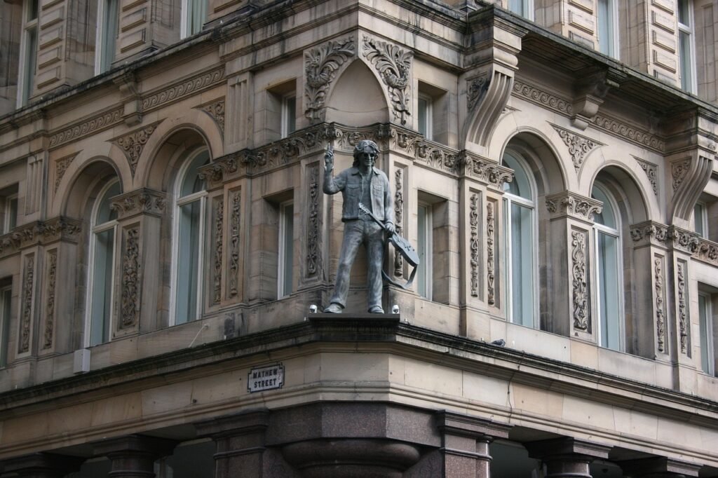 john lennon, statue, mathew street, liverpool, hard days night hotel, john lennon, john lennon, john lennon, mathew street, l
