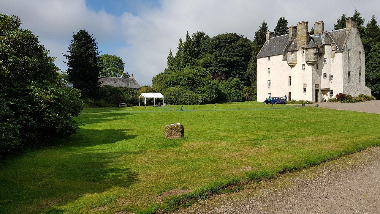 tullibole castle, united kingdom, 17th-century castle, architecture