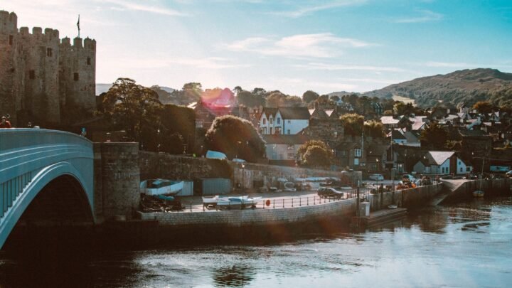 How to Find an Escort in Barry: A Respectful First-Time Guide