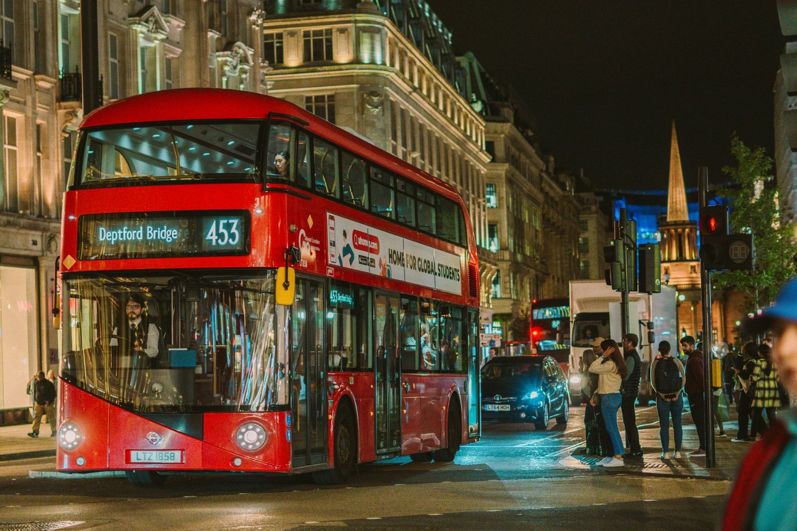 Quiet Oxford street at early evening