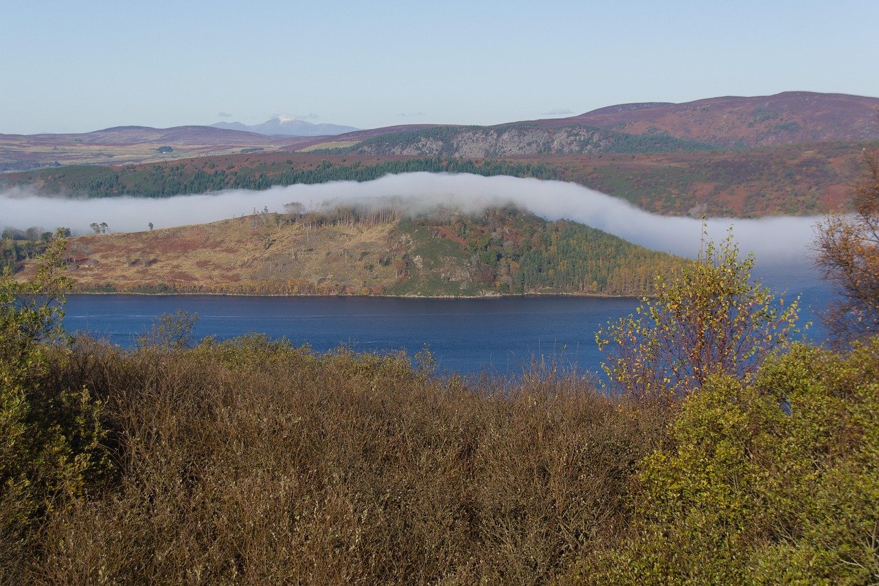 scotland, fog, hole, lake, landscape, nature, clouds, highlands, mountains, heaven, water, united kingdom