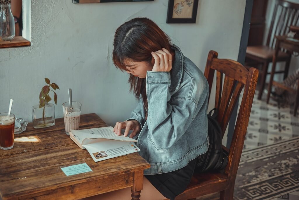 cafe, girl, book, reading, read, drink, leisure, beautiful girl, woman, young, person, coffee shop, cafe, cafe, cafe, reading
