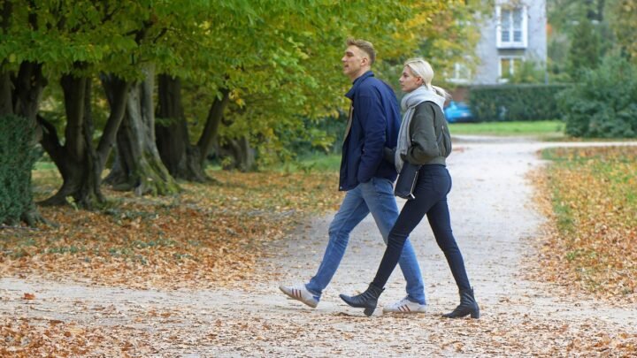 Smart Ways to Approach Dating in Kilmarnock
