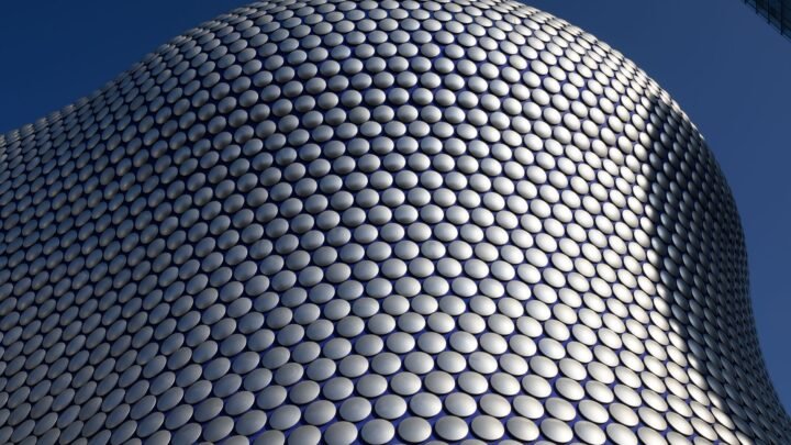 Smart Ways to Approach Club Life and Social Spaces in Birmingham