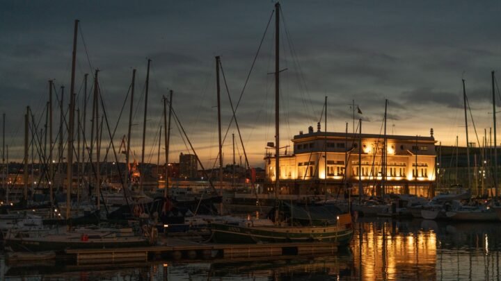 Swansea Escort Guide for Visitors: Planning, Discretion and Respectful Booking