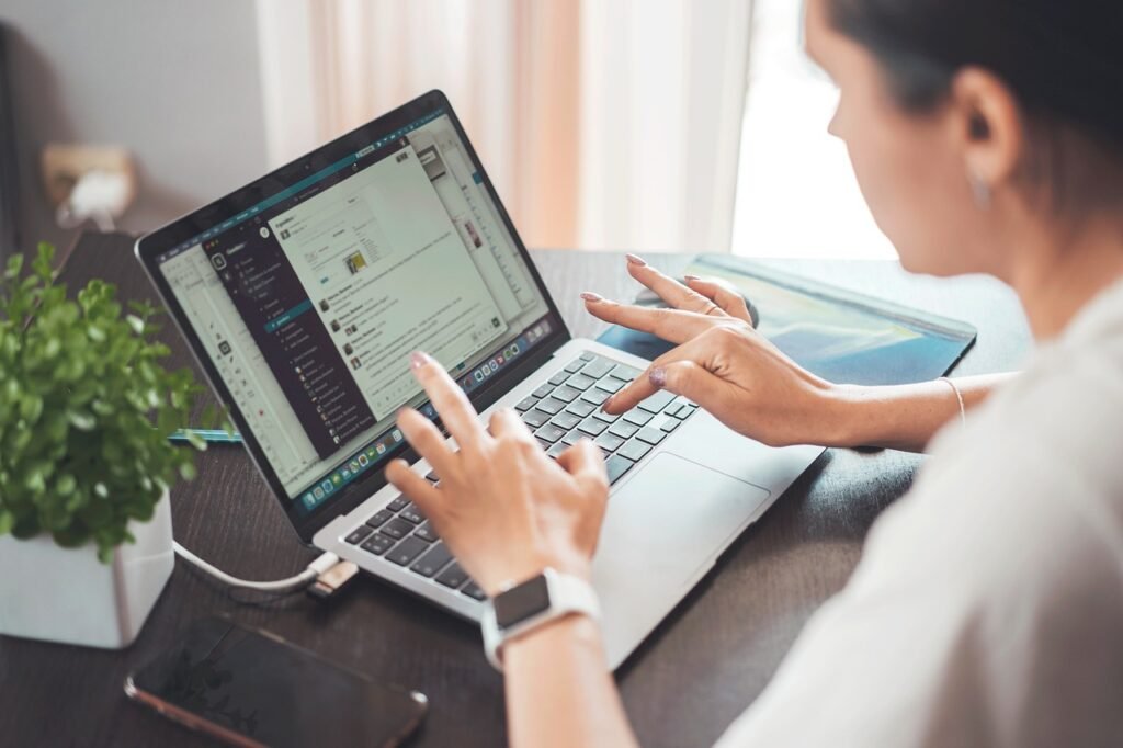 telework, technology, laptop, connection, electronic, computer, business, office, internet, work, job, female, woman, online,