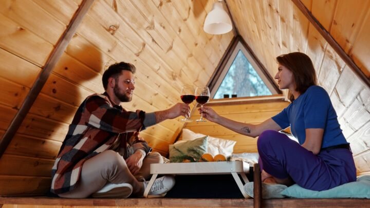 Keeping Trust and Privacy Strong in Romantic Connections Across Llanelli