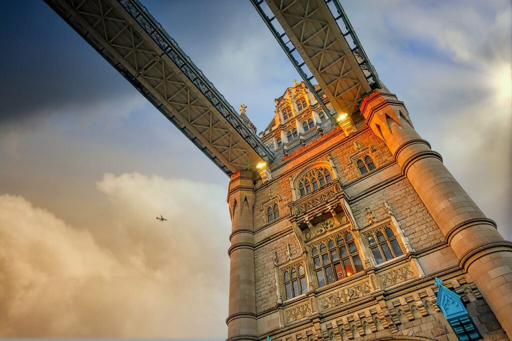 bridge, architecture, landmark, historic, historical, tourist attraction, city, tower, tower bridge, river thames, london, en