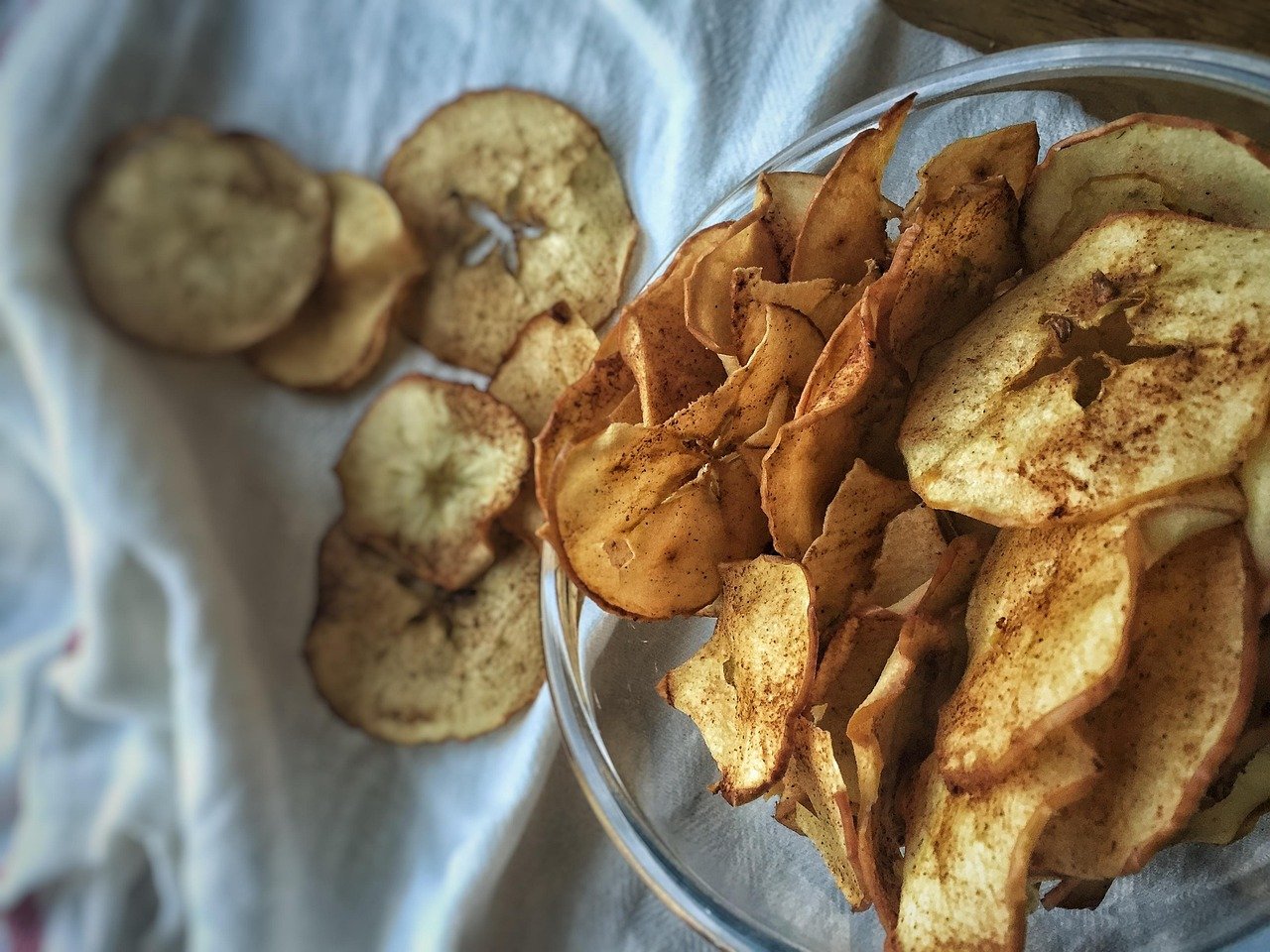 apple, chips, cinnamon, brown apple, England, United Kingdom, Bristol
