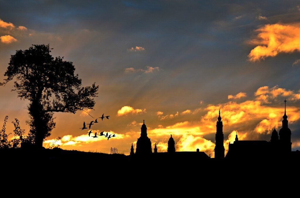 cityscape, evening sky, silhouette, architecture, building, evening atmosphere, nature, sunset, lighting mood, afterglow, bac