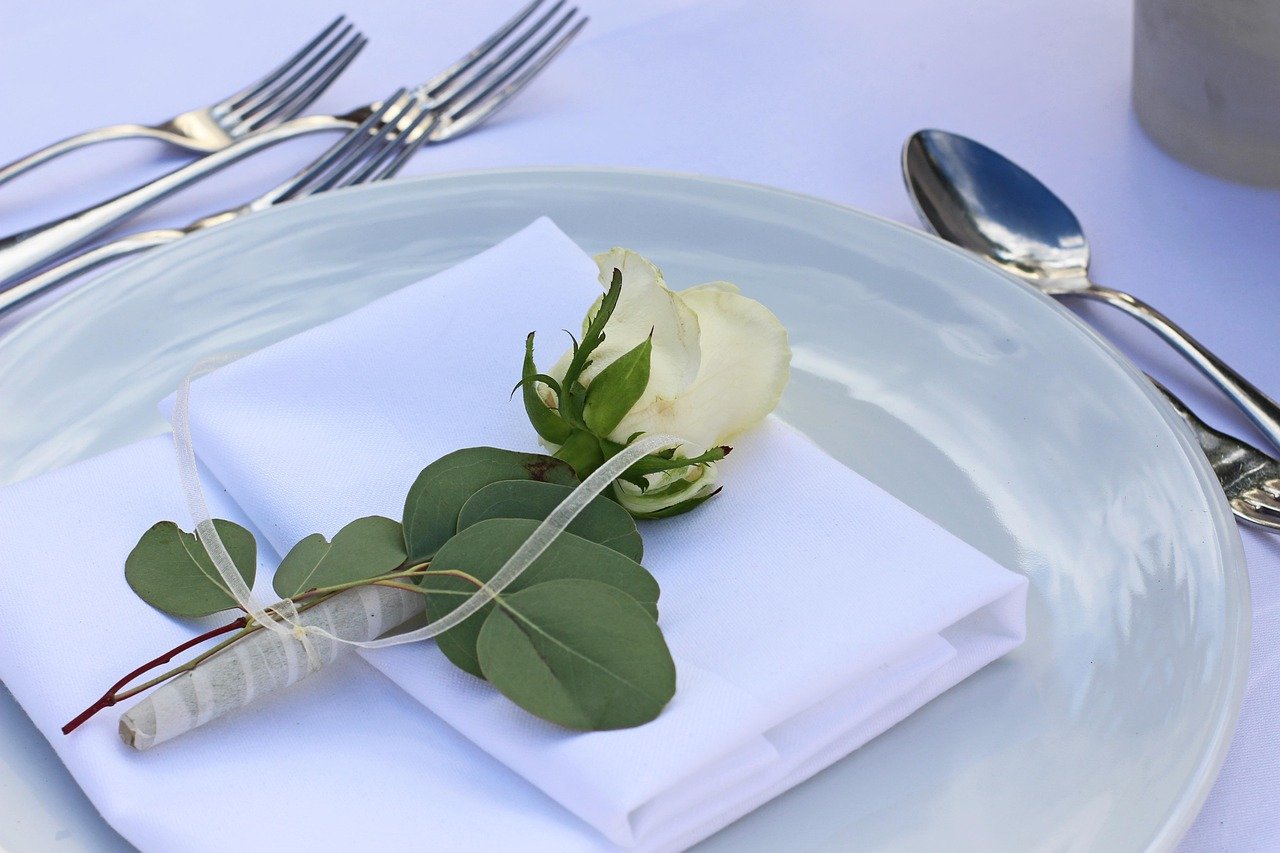 set table, board, fixed, celebration, table, cover, dishes, invitation, date of birth, restaurant, meal, party, wedding, to c