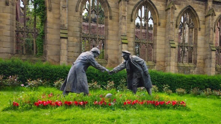 Breakfast in Bed and Simple Dating Ideas in Liverpool