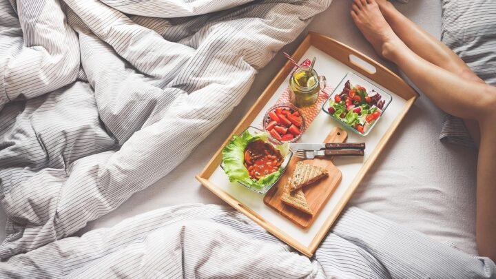 Breakfast in Bed and Simple Dating Ideas in Torquay
