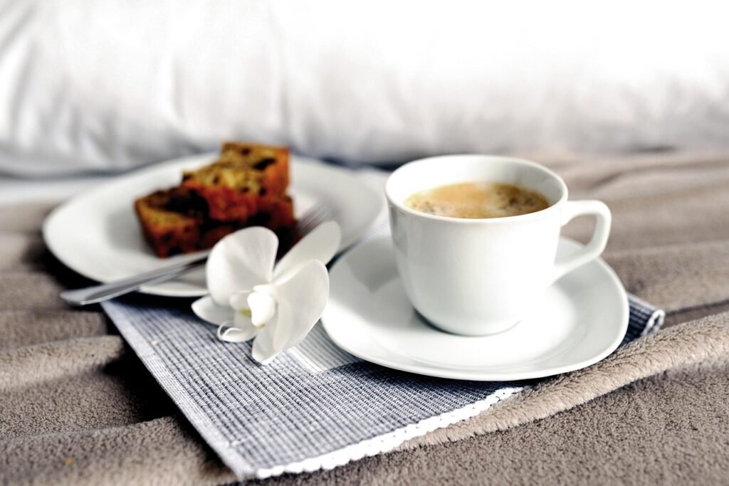 coffee, breakfast, bed, food, drink, beverage, breakfast in bed, place setting, coffee cup, service, coffee time, dishes, cof