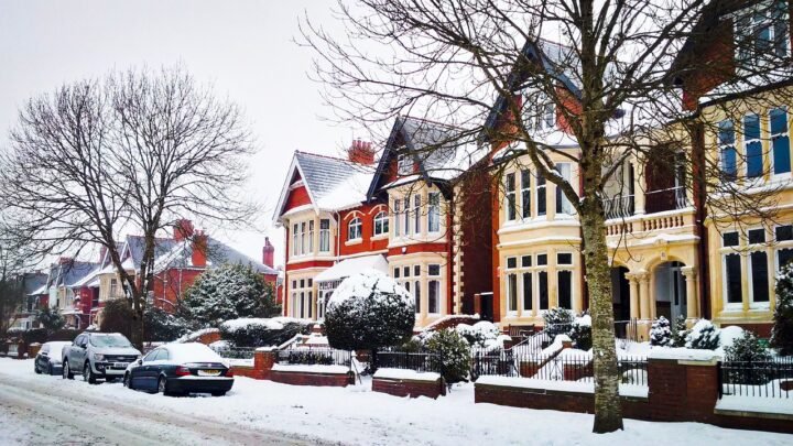 The Ultimate Practical Guide to Entertainment in Cardiff and Surrounding Wales
