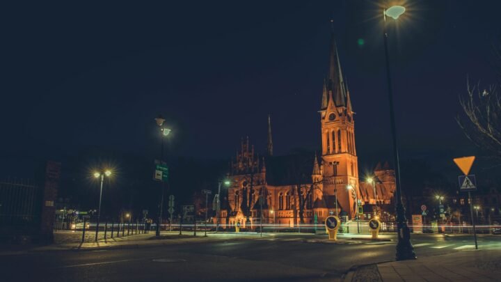 Late-Night Ideas for United Kingdom Entertainment Around Chester