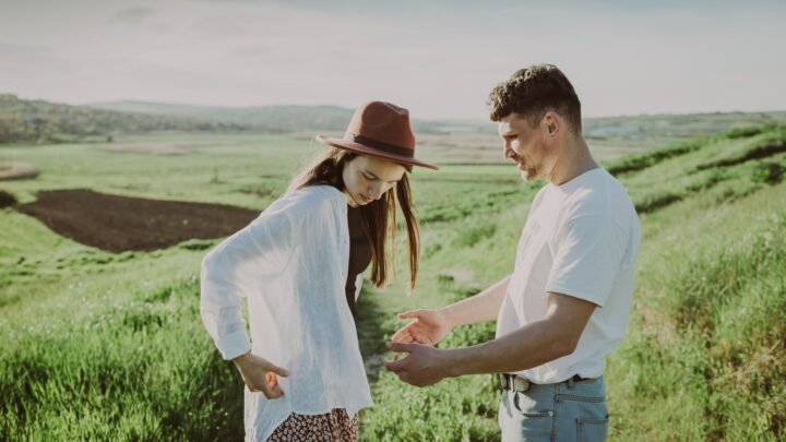 Keeping Romance Alive in Ballymena: Navigating Modern Dating and Tinder