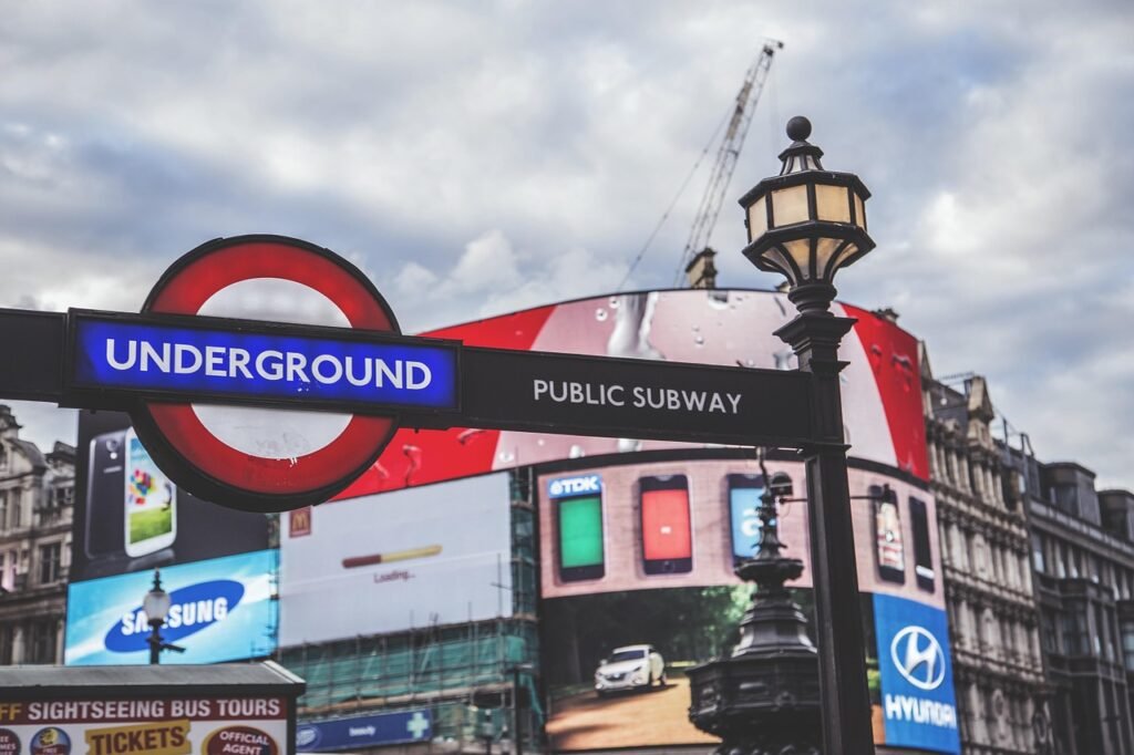underground, subway, london, transport, urban, metro, station, city, public, sign, british, united kingdom, london, london, l