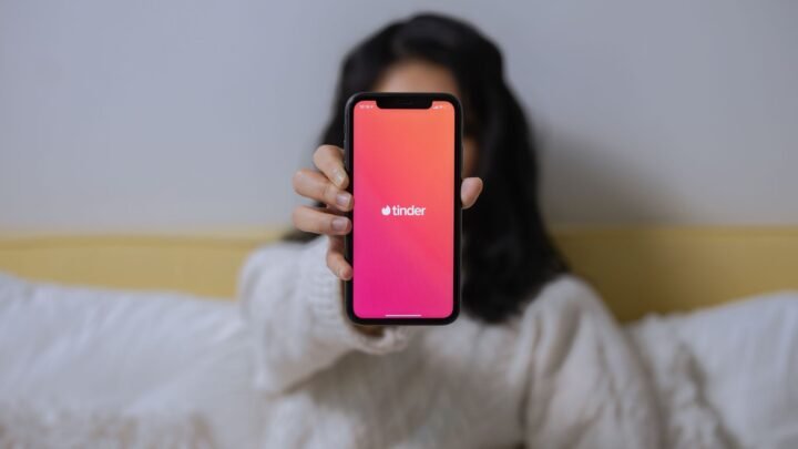 Navigating Date Tinder Safely: Building Trust and Privacy in Norwich