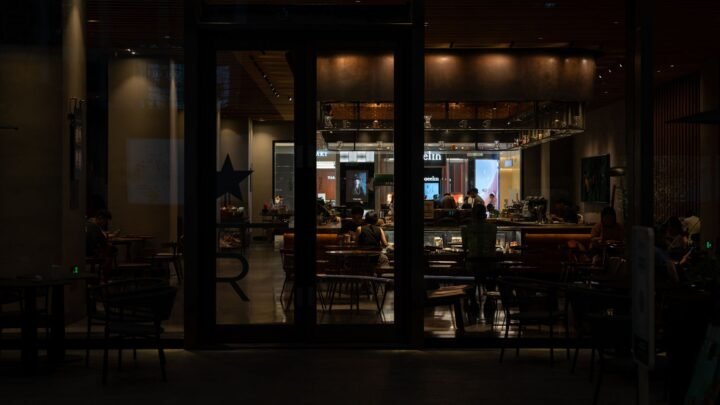 A Closer Look at Dating Around Milton Keynes: Navigating Modern Romance