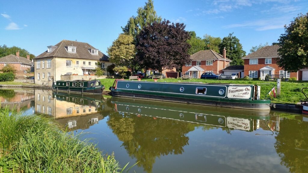 canal, waterway, barge, narrowboat, british, britain, england, holiday, reflection, hungerford, berkshire, narrowboat, narrow