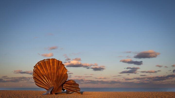Making Sense of Dating in Bournemouth: Finding Romance on the Coast