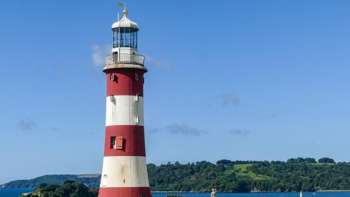 A Local Reader’s Guide to Dating in Plymouth: Navigating Modern Romance on the Coast