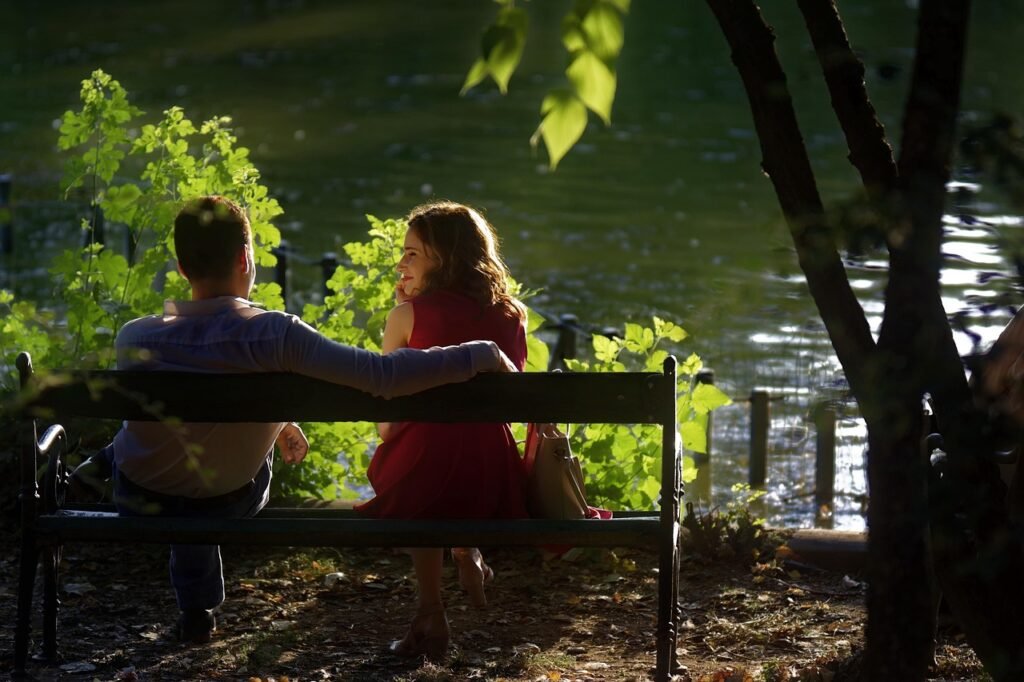 couple, bench, happy, lake, love, together, relaxation, recreation, nature, park, lakeshore, silhouette, plants, tree, leaves