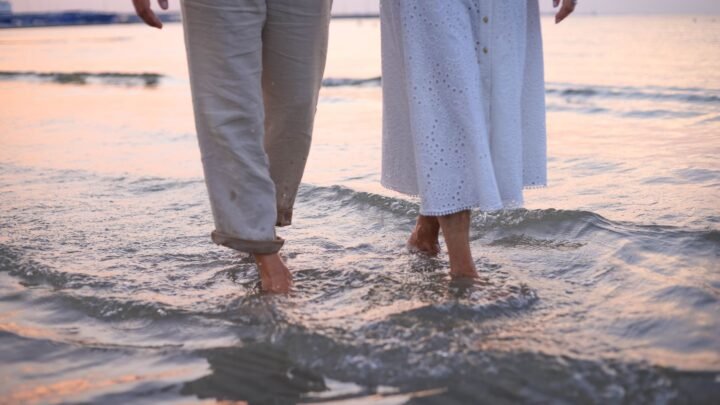 Embracing Spontaneity: How to Enjoy Dating Without Overplanning in Hastings