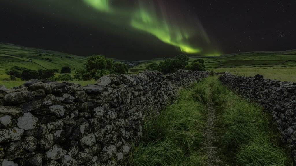 aurora borealis, northern lights, malham cove, yorkshire, yorkshire dales, landscape, stone wall, night, aurora borealis, aur
