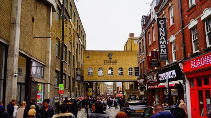 A Closer Look at Escorts Around Ipswich: Navigating Modern Adult Companionship